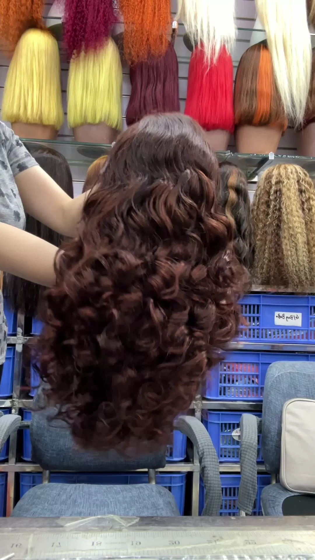 Bouncy curl wig movement reference